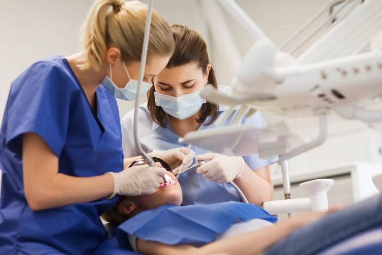 veneers vs cosmetic bonding